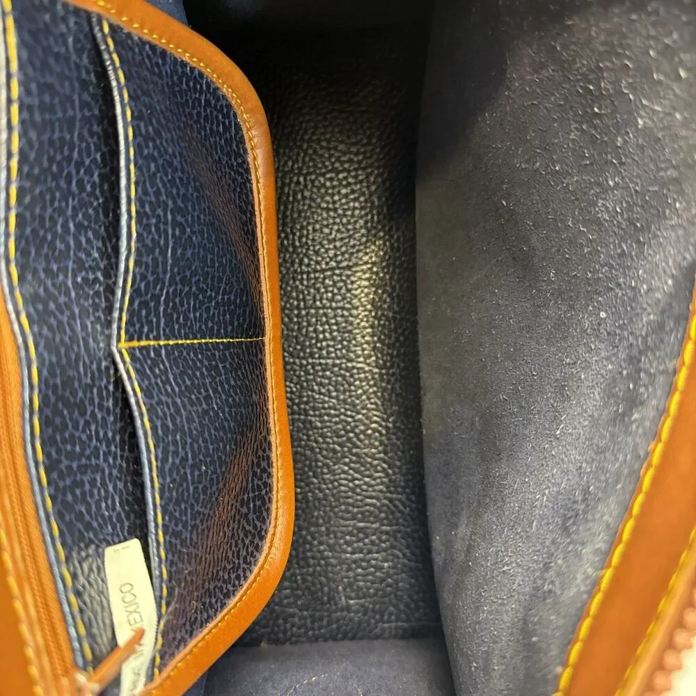 Vtg  Dooney & Bourke Satchel Bag Womens Navy Tan Leather All Weather Read Read